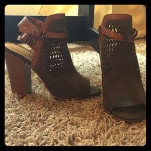 Just Fab Open toed wedges